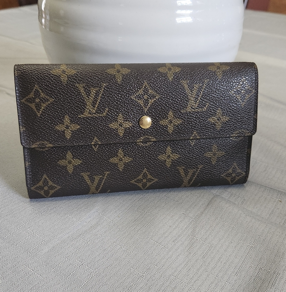 Louis Vuitton Brown Monogram Sara Wallet